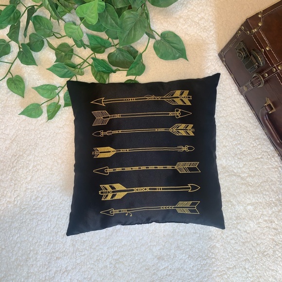 Throw pillow - Picture 2 of 2
